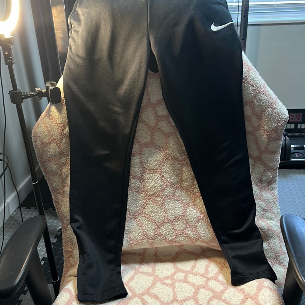 Women’s a medium Nike Fleece Joggers